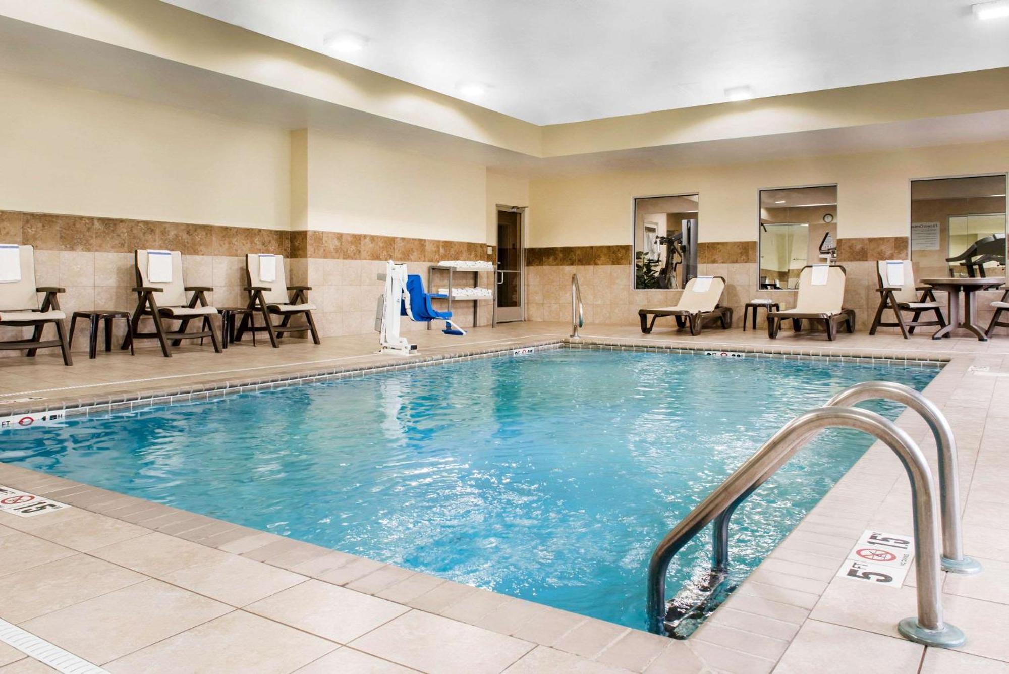 Comfort Inn & Suites Porter Near Indiana Dunes Bagian luar foto