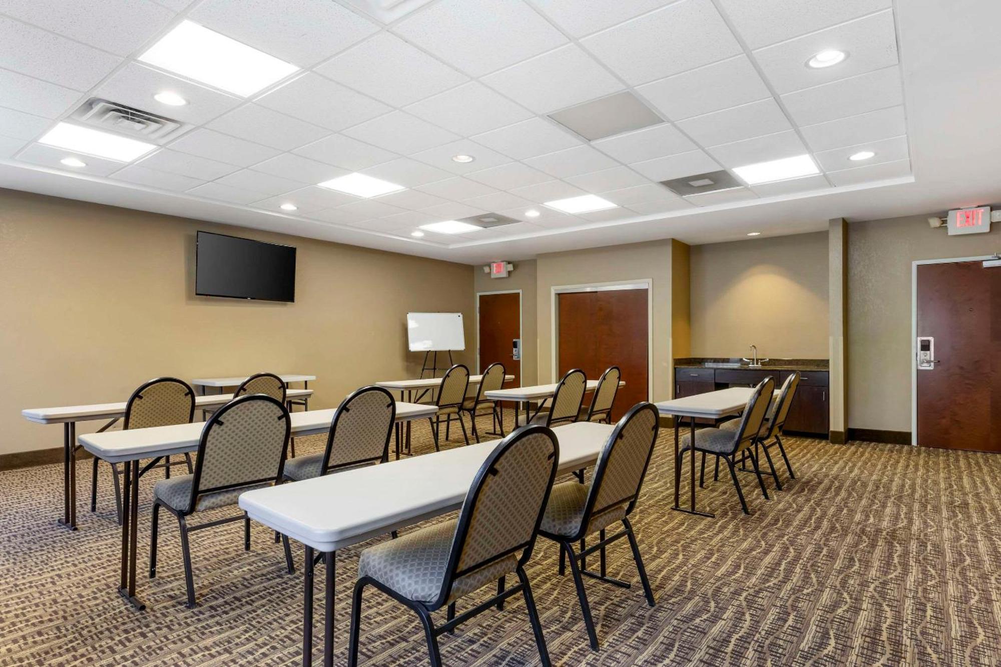 Comfort Inn & Suites Porter Near Indiana Dunes Bagian luar foto