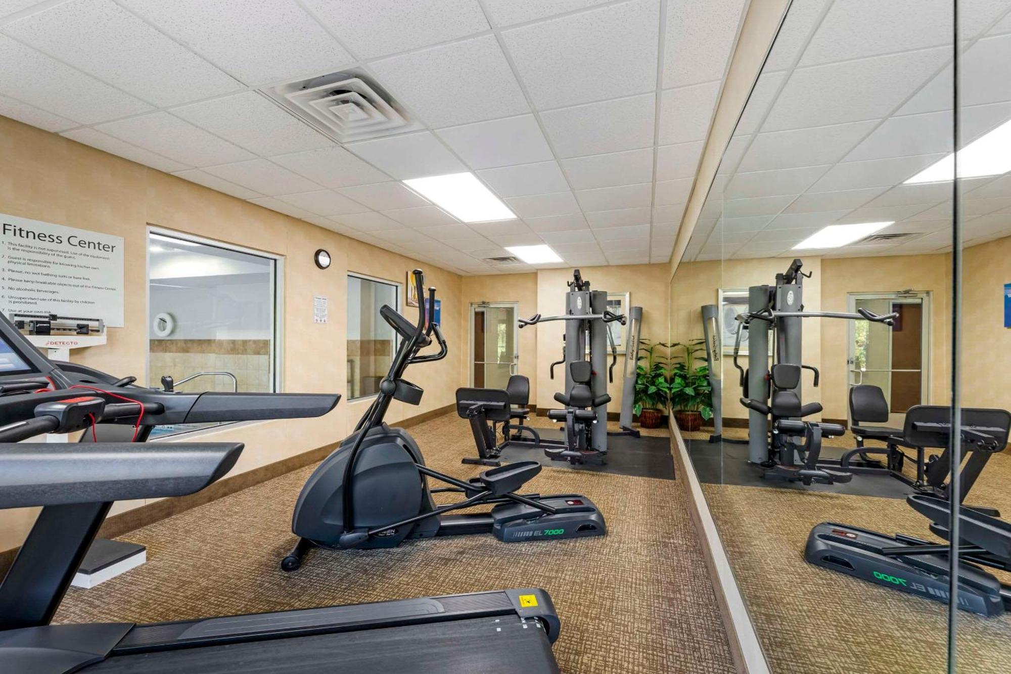 Comfort Inn & Suites Porter Near Indiana Dunes Bagian luar foto