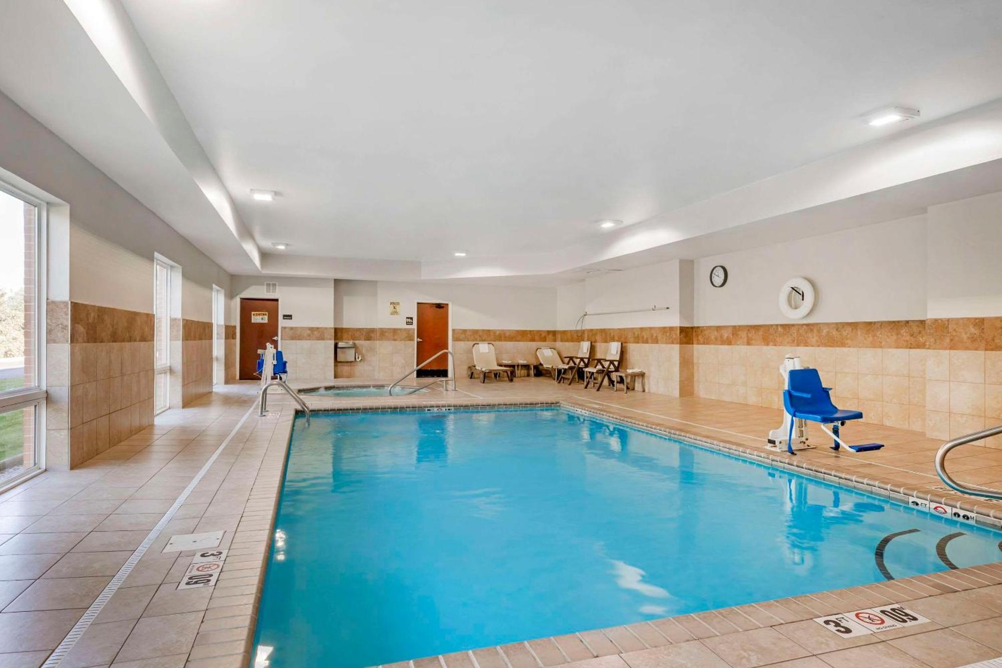 Comfort Inn & Suites Porter Near Indiana Dunes Bagian luar foto