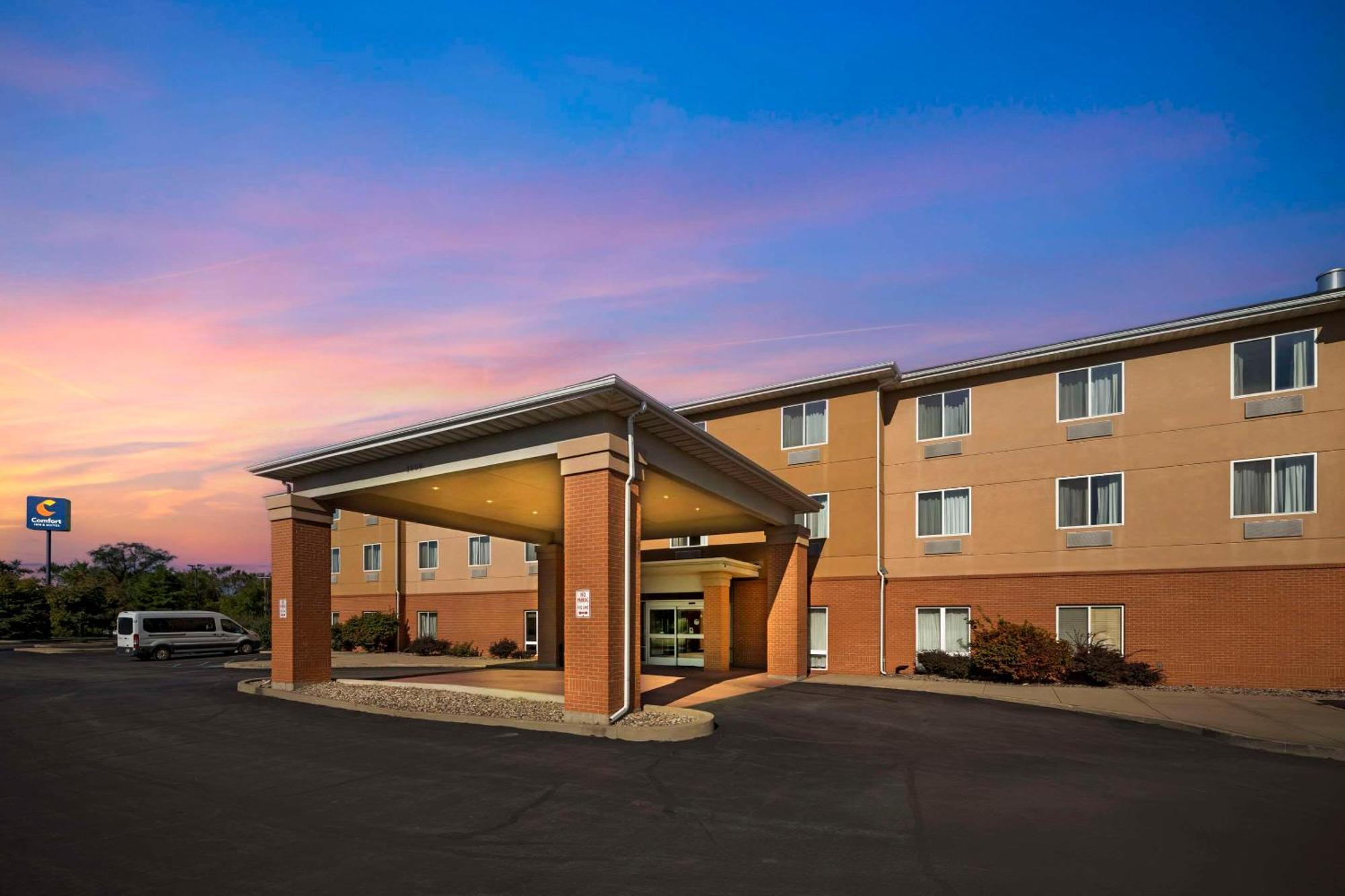 Comfort Inn & Suites Porter Near Indiana Dunes Bagian luar foto