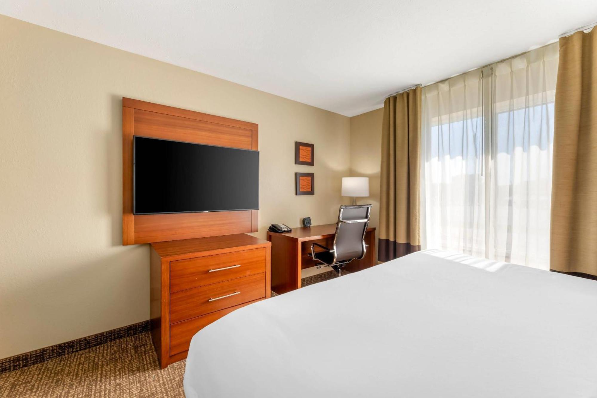 Comfort Inn & Suites Porter Near Indiana Dunes Bagian luar foto
